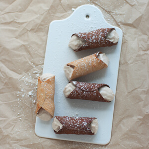 Daring Bakers' Banana-Mascarpone Cannoli, Site Update and Holiday Sale